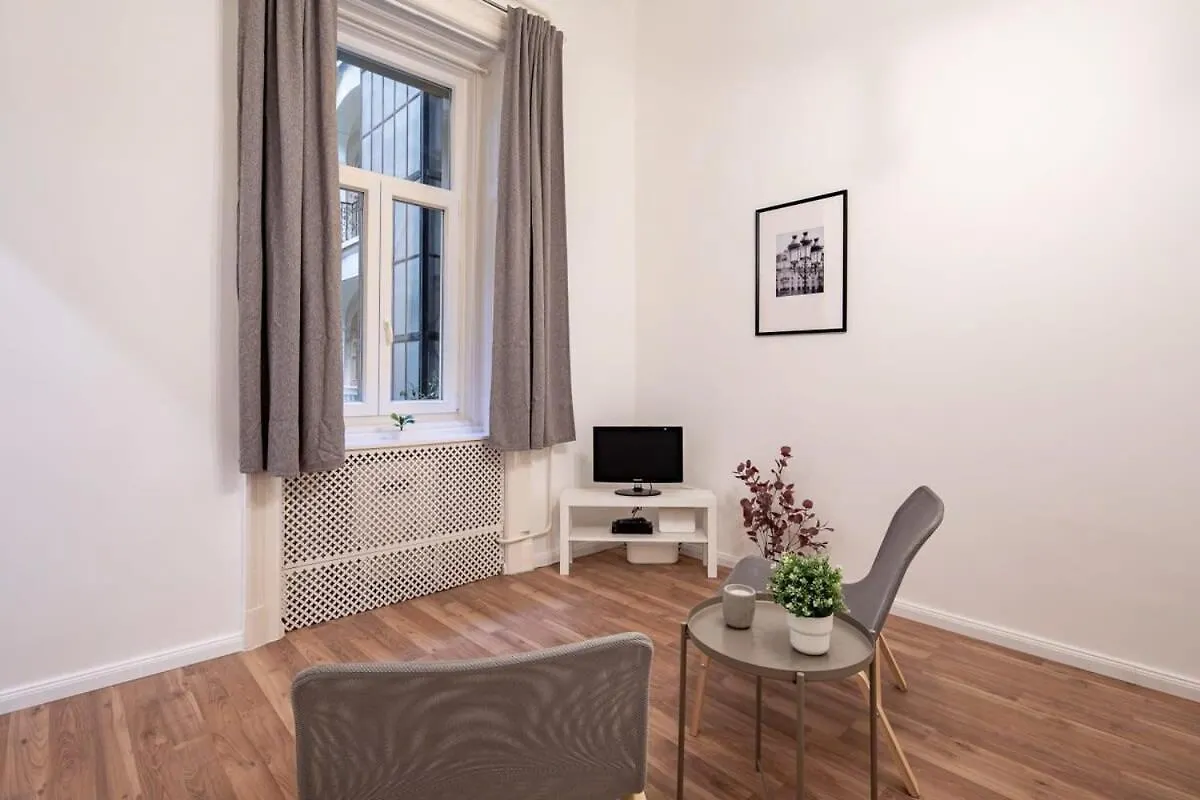 Central - Comfy - Relaxing Sleep Budapest Apartment